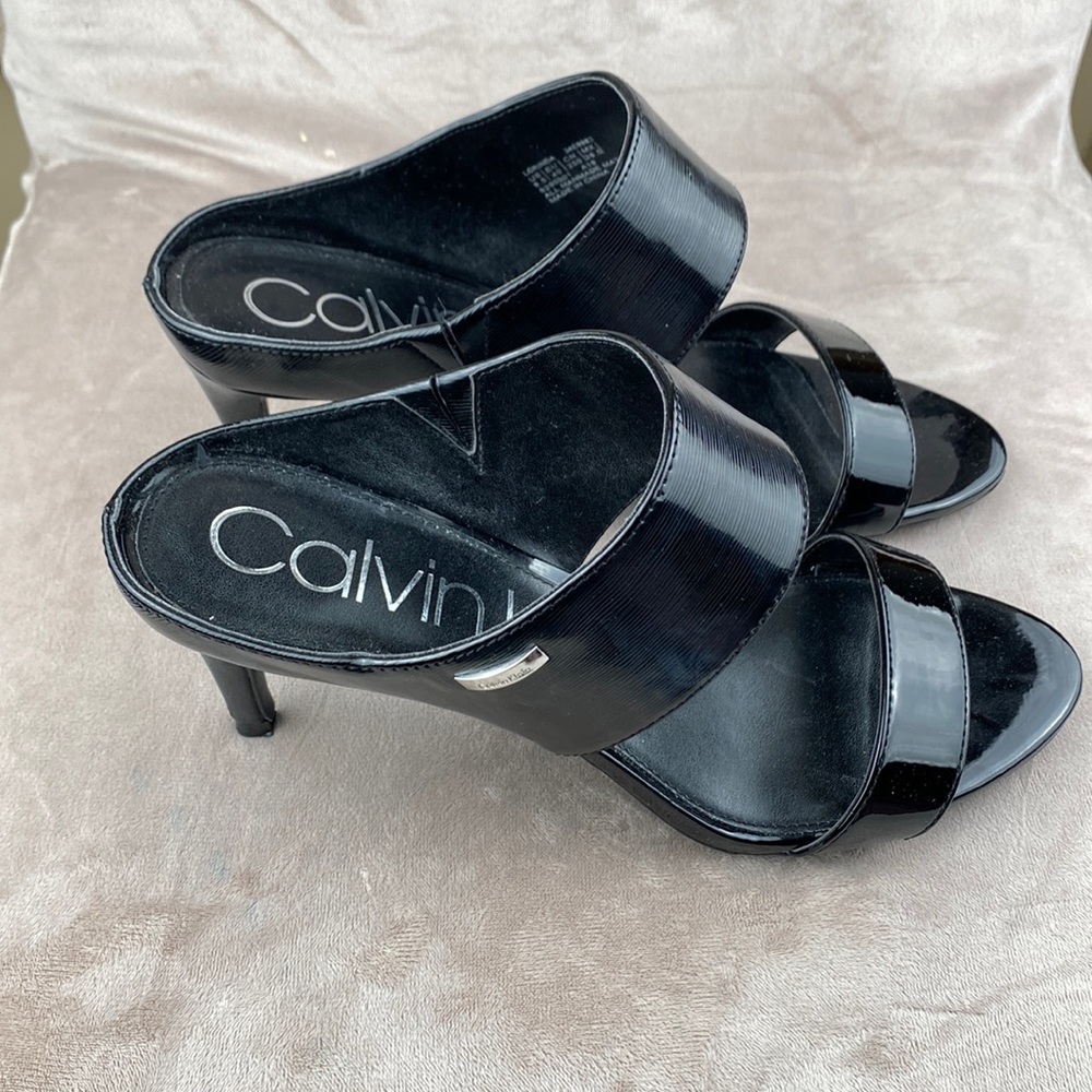 Calvin Klein Lorinda Liquid Patent Size 9.5 M